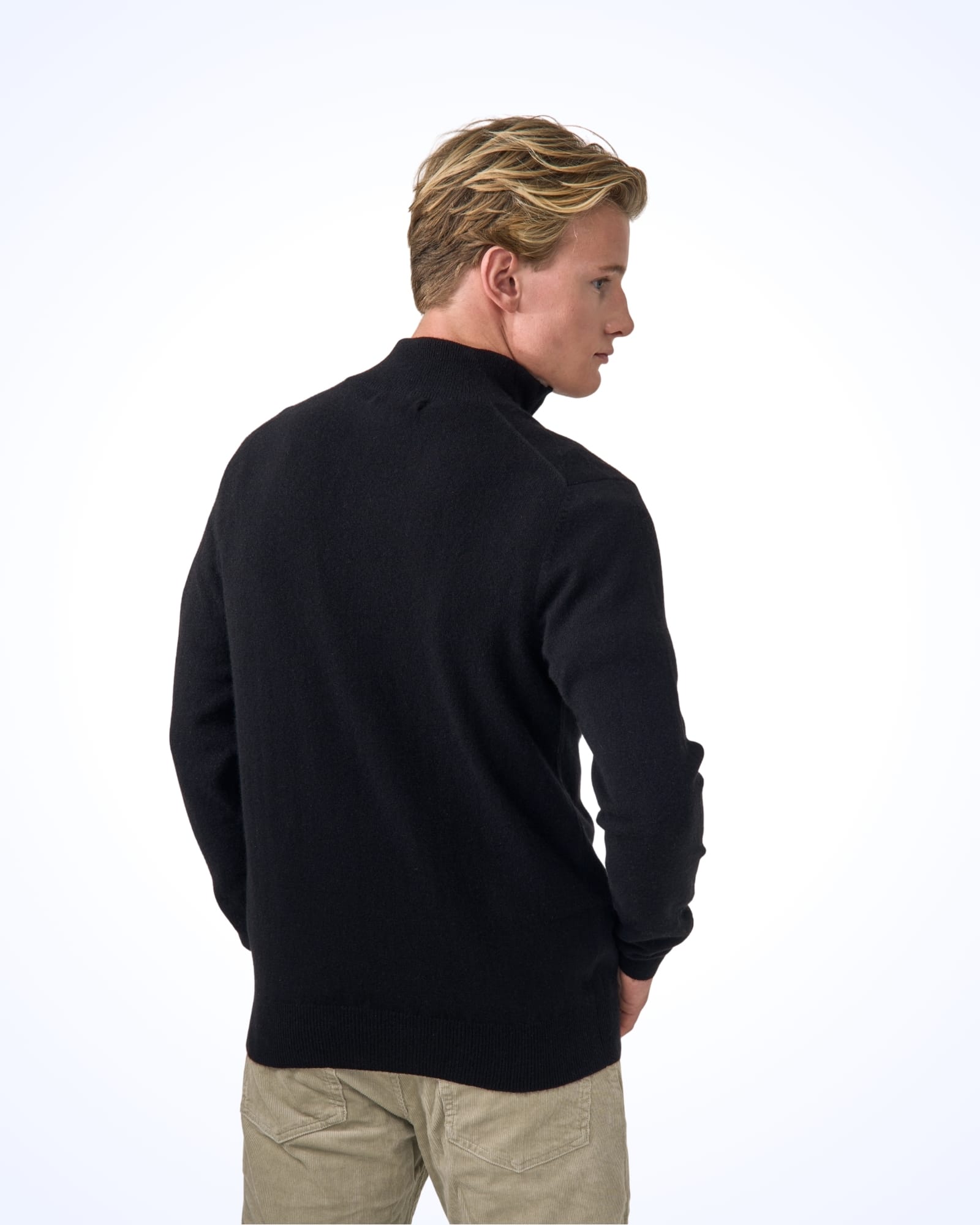 cashmere black sweater in norway - vinterlyn pure cashmere