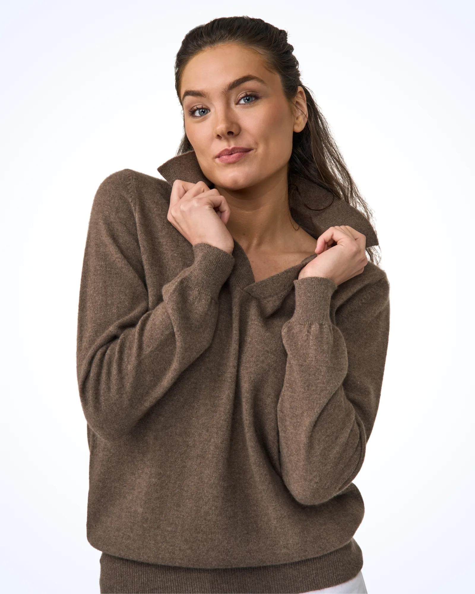 Cashmere Scandi Collar V-Neck Sweater - Vinterlyn Pure Cashmere